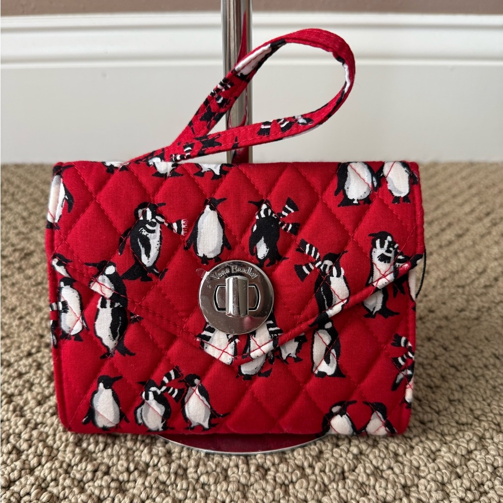 Vera Bradley Turnlock Zip Quilted Wallet Wristlet Playful Penguins Red Black